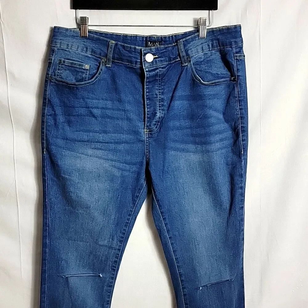 NWT..BOOHOO.. skinny jeans..
